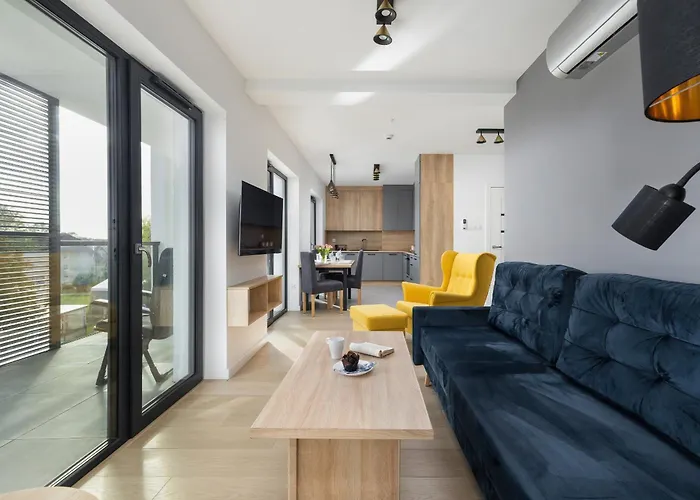 Air-Conditioned Seaside Apartment With Parking & Balcony By Noclegi Renters