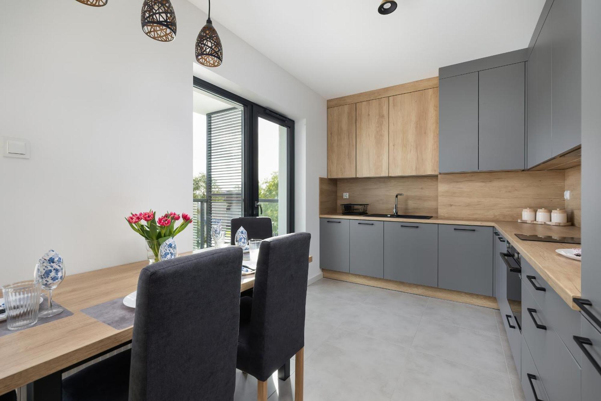 Apartment Air-conditioned Seaside With Parking & Balcony By Renters *