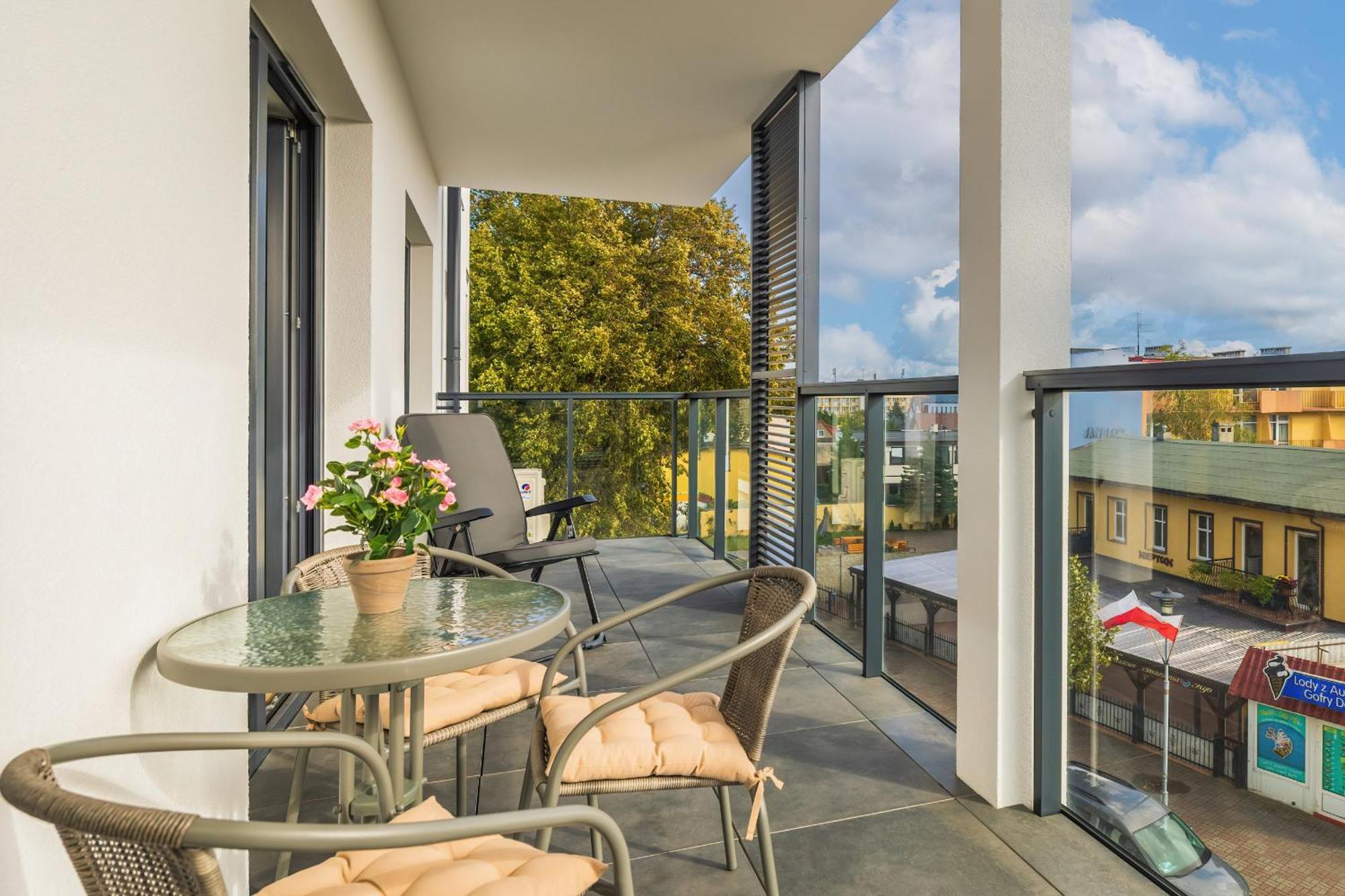 Apartment Air-conditioned Seaside With Parking & Balcony By Renters